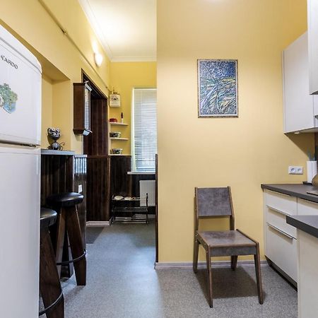 Modern Chaikovskogo Apartment Lviv Exteriör bild