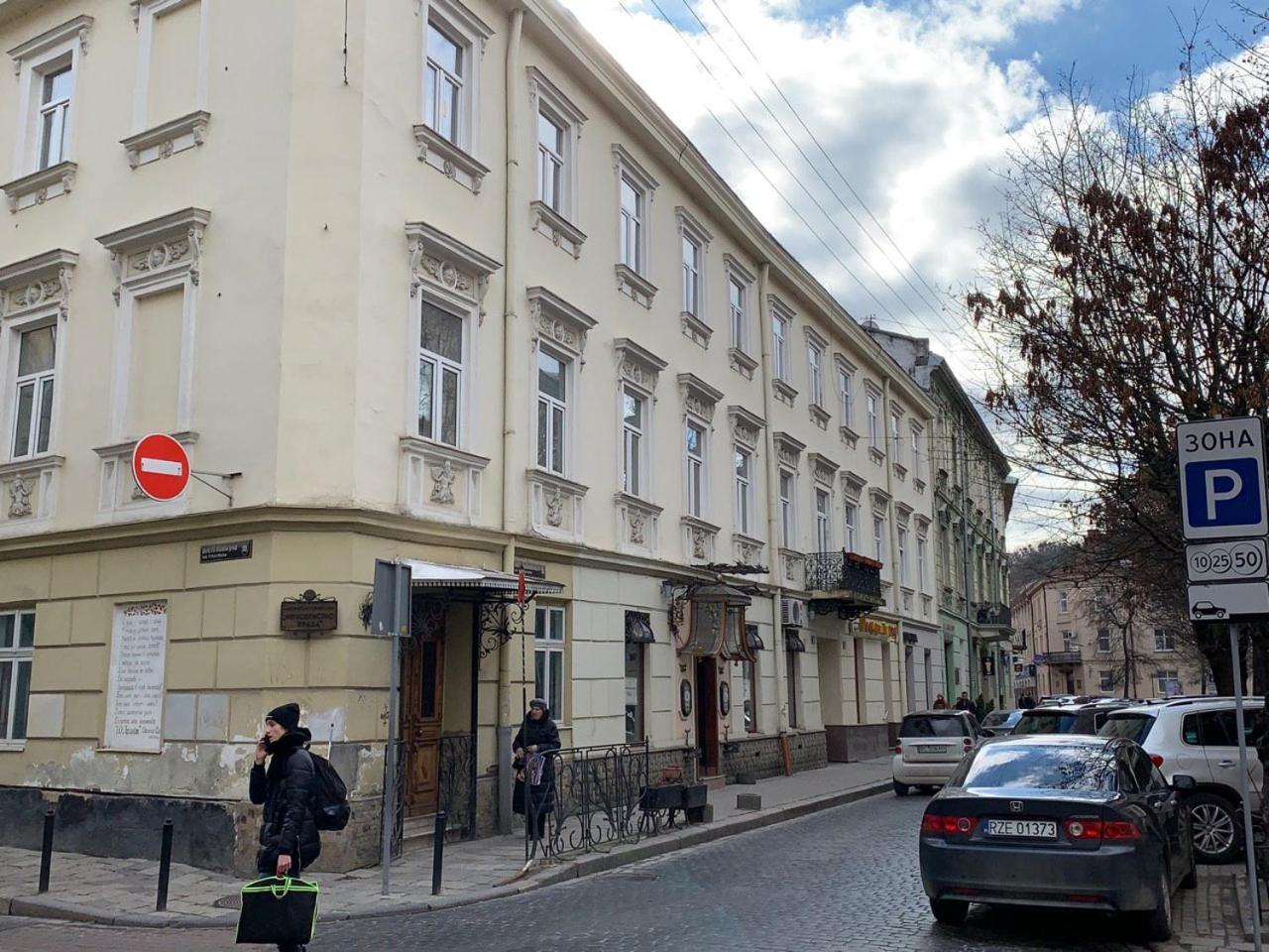 Modern Chaikovskogo Apartment Lviv Exteriör bild