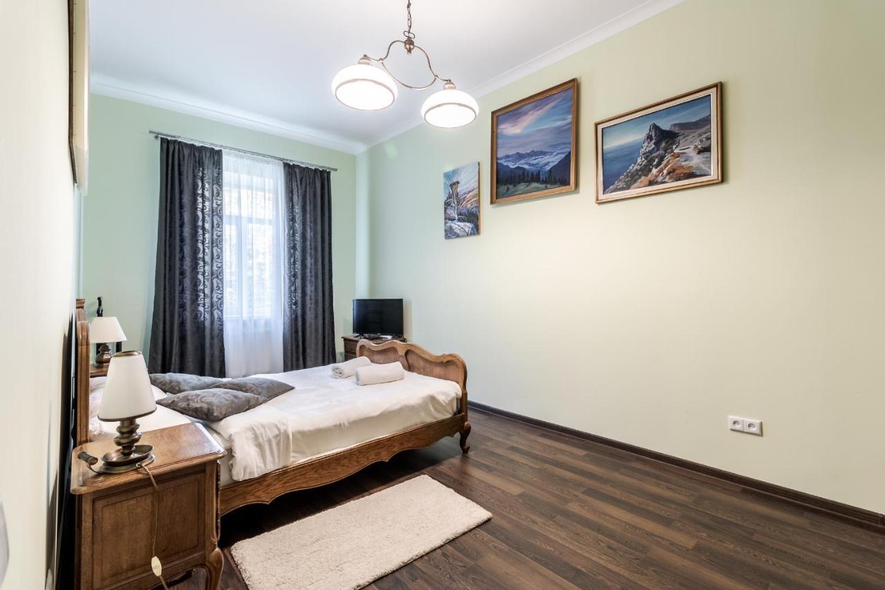 Modern Chaikovskogo Apartment Lviv Exteriör bild