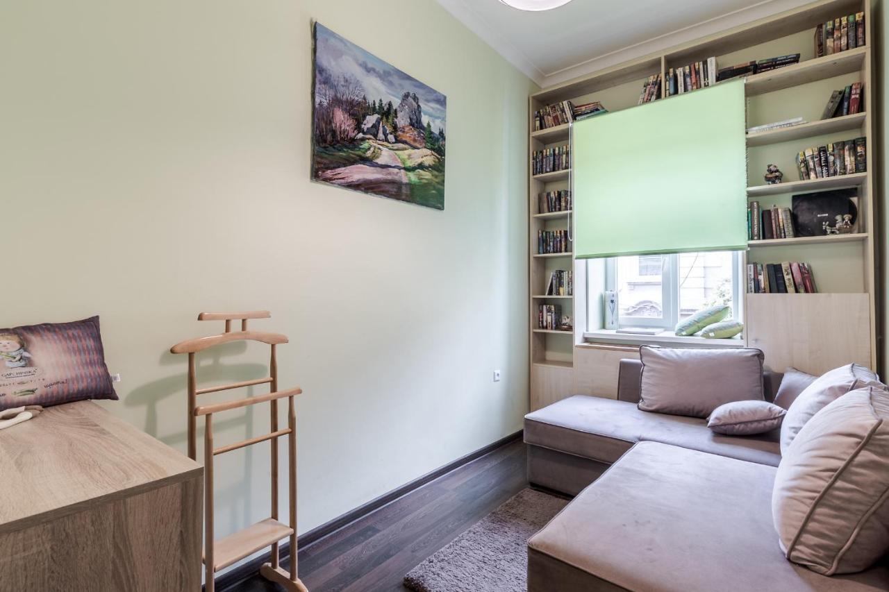 Modern Chaikovskogo Apartment Lviv Exteriör bild