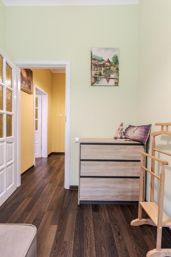 Modern Chaikovskogo Apartment Lviv Exteriör bild